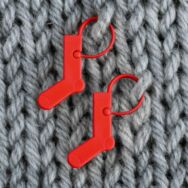 Addi - zoknis szemjelölők - red sock stitch markers - 10db