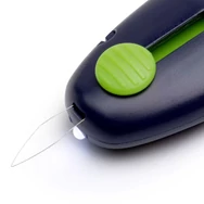 Prym Needle threader deluxe - with LED - Tűbefűző led fénnyel