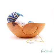 Kézműves Diófa Fonalvezető Tál - Handmade Wooden Yarn Bowl - 20cm Kézműves Diófa Fonalvezető Tál - Handmade Wooden Yarn Bowl - 20cm