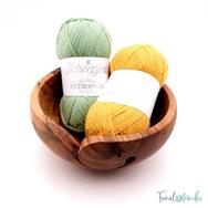 Kézműves Diófa Fonalvezető Tál - Handmade Wooden Yarn Bowl - 19cm - 01 Kézműves Diófa Fonalvezető Tál - Handmade Wooden Yarn Bowl - 19cm - 01