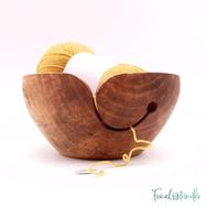 Kézműves Diófa Fonalvezető Tál - Handmade Wooden Yarn Bowl - 17cm Kézműves Diófa Fonalvezető Tál - Handmade Wooden Yarn Bowl - 17cm