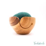 Kézműves Diófa Fonalvezető Tál - Handmade Wooden Yarn Bowl - 14cm Kézműves Diófa Fonalvezető Tál - Handmade Wooden Yarn Bowl - 14cm