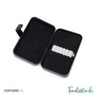 Jimmy Bean - Namaste - eszköztartó szelence - buddy case - black - fekete Jimmy Bean - Namaste - eszköztartó szelence - buddy case - black - fekete