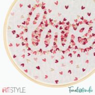 ReStyle Love Embroidery Kit - hímzés készlet Hímzőkerettel, fonalakkal - 02