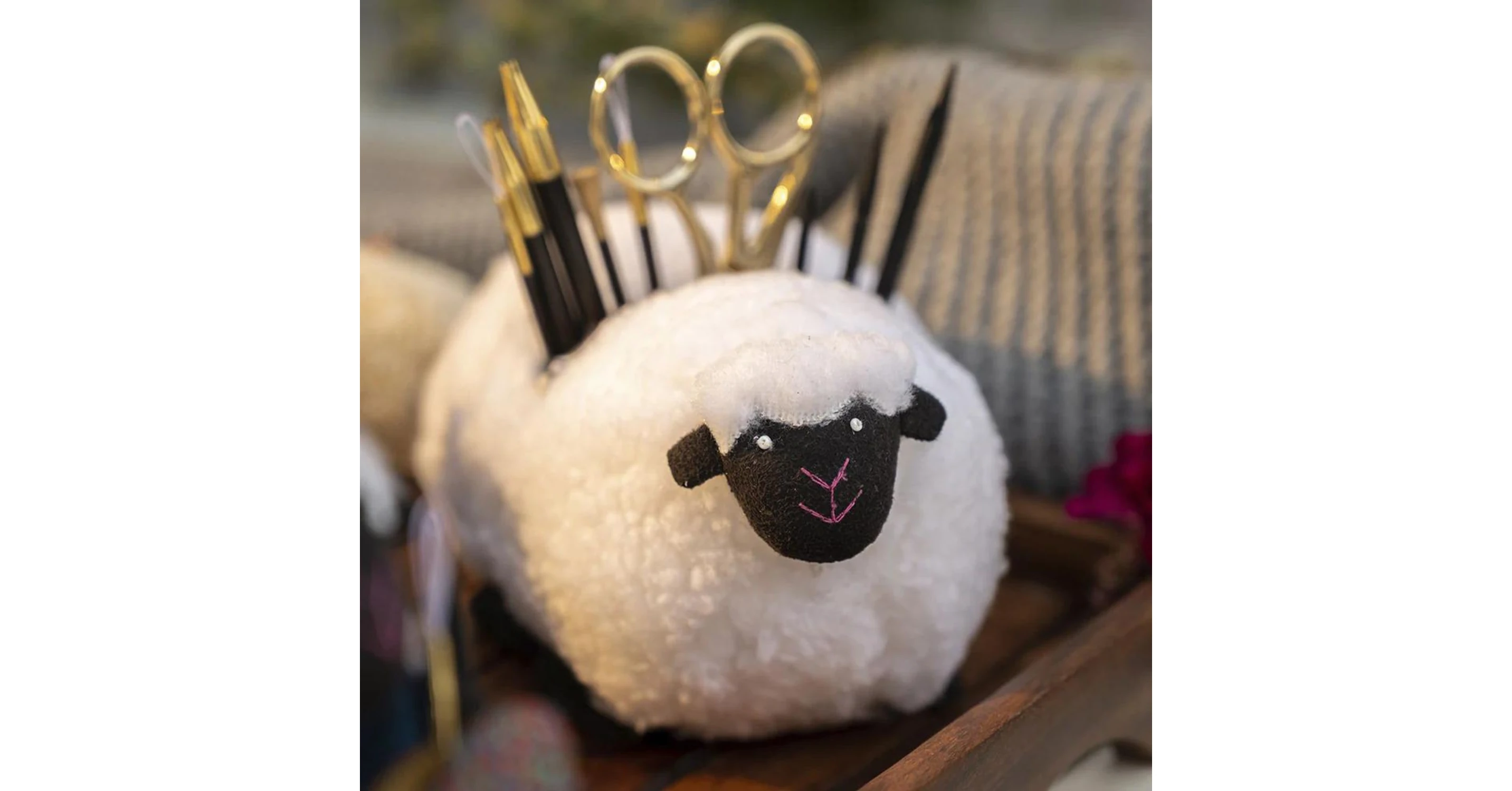 KnitPro Lantern Moon - Sherpa Accessories Holder - white sheep