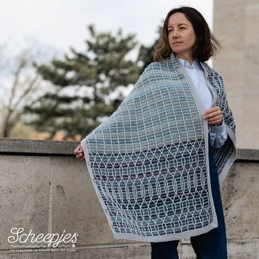 Shape Play MAL - crocheting together