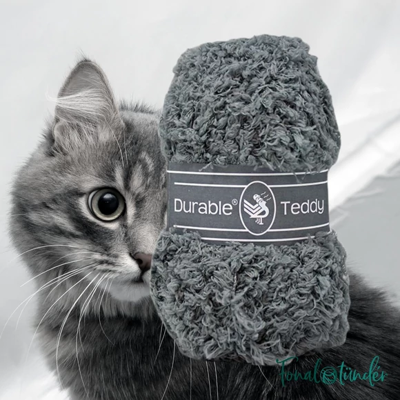 Durable Teddy 2235 Ash - hamuszürke buklé fonal - gray hairy fluffy yarn