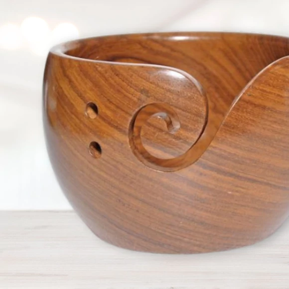Durable Wooden Yarn Bowl - nemesfa fonaltartó tál - 15cm