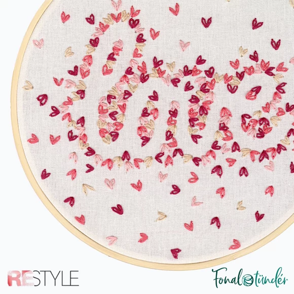ReStyle Love Embroidery Kit - hímzés készlet Hímzőkerettel, fonalakkal
