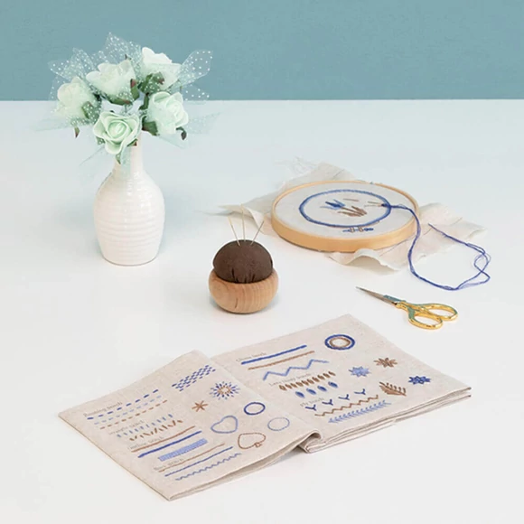 Tulip Embroidery sampler book - 15 basic stitches blue - hímzés készlet