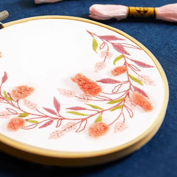 DMC - Country Fair- embroidery kit - Virágkoszorú - hímző készlet