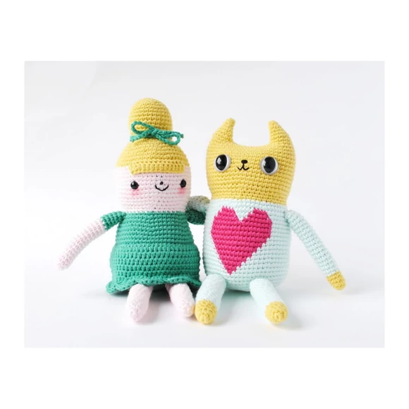Világjáró Amigurumi - figura horgolós könyv
