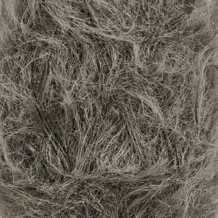 Ricorumi Furry Furry 021 Taupe - faux fur carry-along yarn - barna szőrös kísérőfonal
