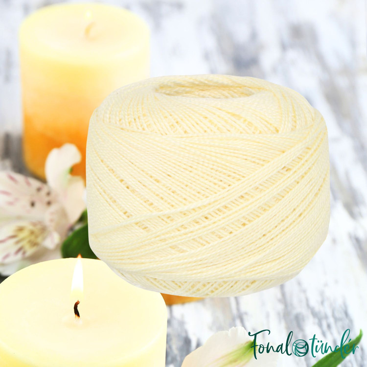 Scheepjes Candy Floss 101 Candle Light - halvány sárga hímzőfonal