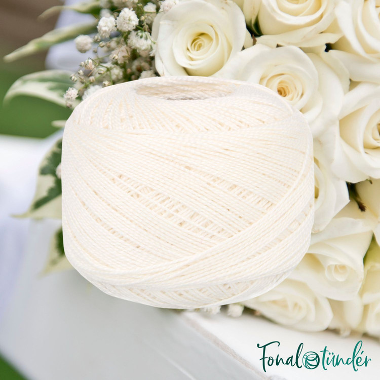 Scheepjes Candy Floss 105 Bridal White - törtfehér hímzőfonal