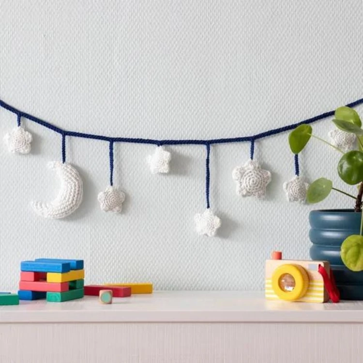 Scheepjes Glow Up - 1001 Luminescent White yarn - sötétben világító fonal - fehér-zöld