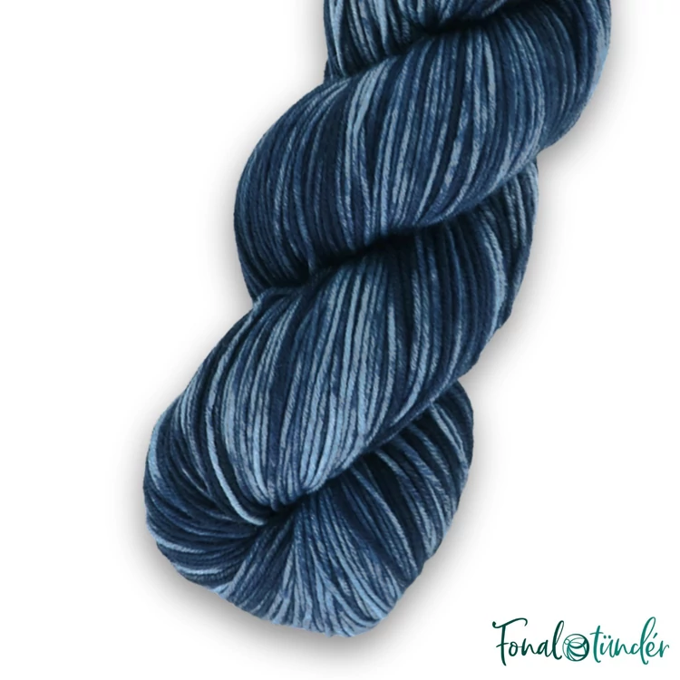 Simy's Hope DK - blue hand-dyed merino wool yarn - kézzel festett kék gyapjú fonal