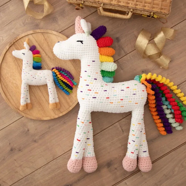 Scheepjes Little Darling 401 Ice Bear - chenille yarn - fehér zsenília fonal