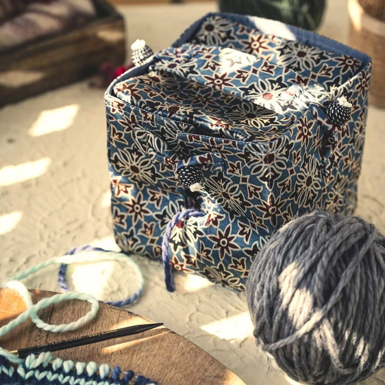 Lantern Moon - Knit-out Box - Fonaltartó selyemdoboz - kötéshez, horgoláshoz - 02