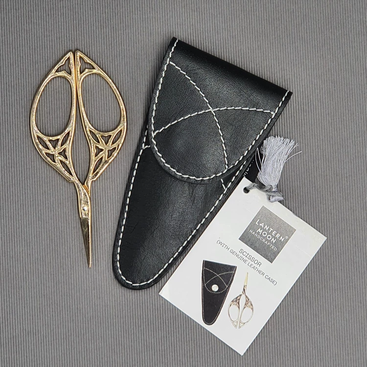 Lantern Moon - golden scissor in leather case - arany kézimunka olló bőr tokban