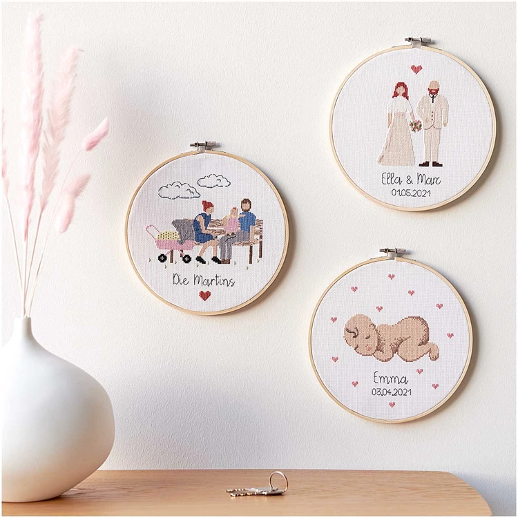 Rico Figurico - Young Family- embroidery kit - Fiatal család keresztszemes hímzéscsomag