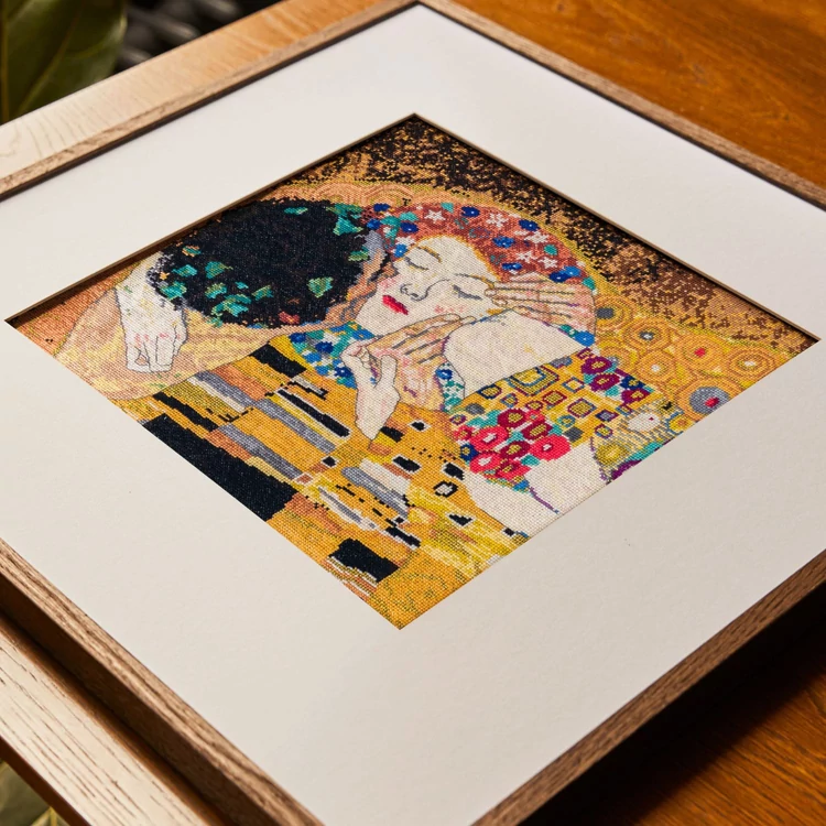 DMC Museum Collection - The Kiss - cross stitch set - keresztszemes hímző készlet