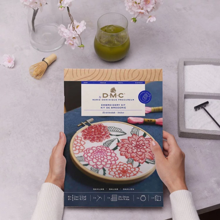 DMC - Dahlias - embroidery kit - Dália virágcsokor - hímző készlet
